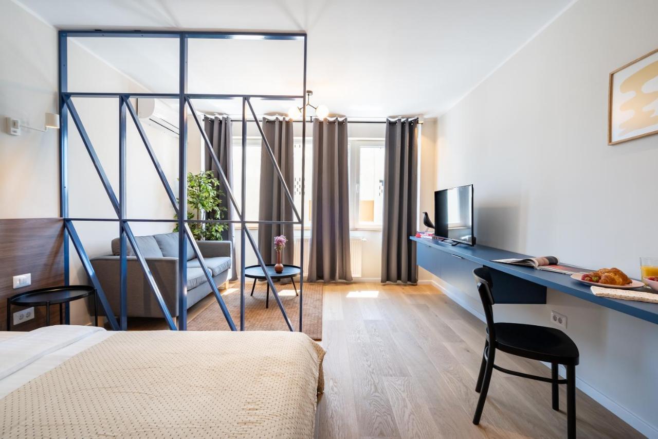 Elegant Studio In The Heart Of The Town Bukarest Eksteriør billede