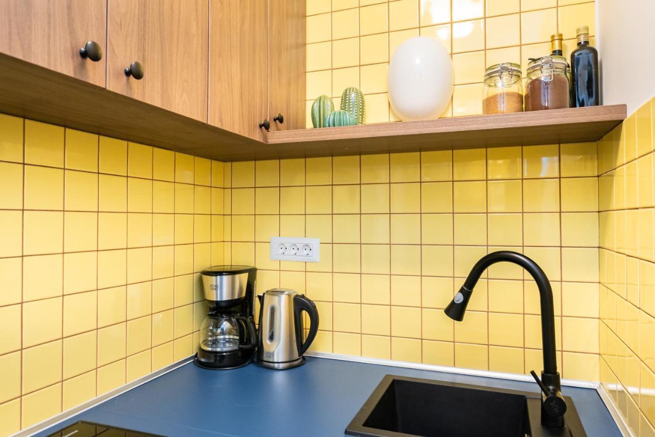 Elegant Studio In The Heart Of The Town Bukarest Eksteriør billede