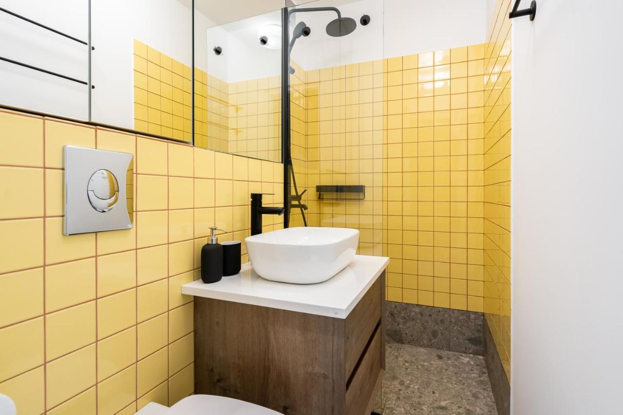 Elegant Studio In The Heart Of The Town Bukarest Eksteriør billede